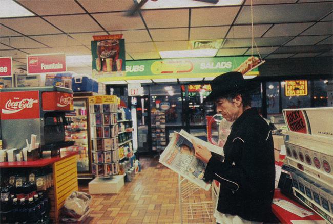 bob dylan reading paper bob dylan reading paper